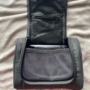Calpak travel carry toiletries black barely used
